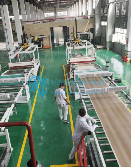 115和136平雙SPC石塑地板生產(chǎn)設備