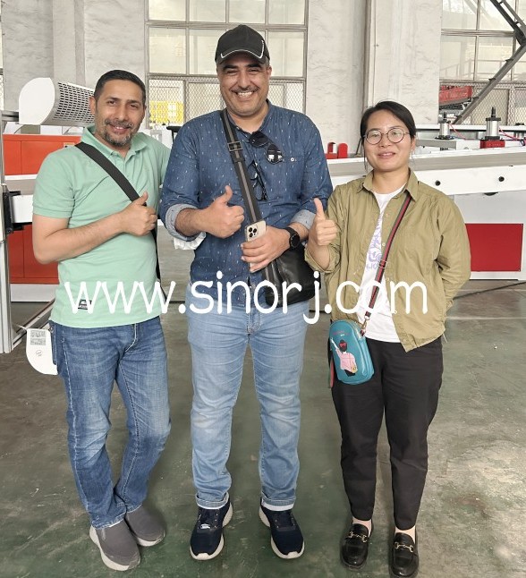 中東客戶來廠驗收仿大理石生產線