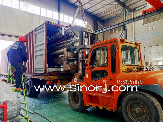 火爆了！！！國內外很受歡迎的pvc仿大理石板生產線裝柜發(fā)貨中。。。