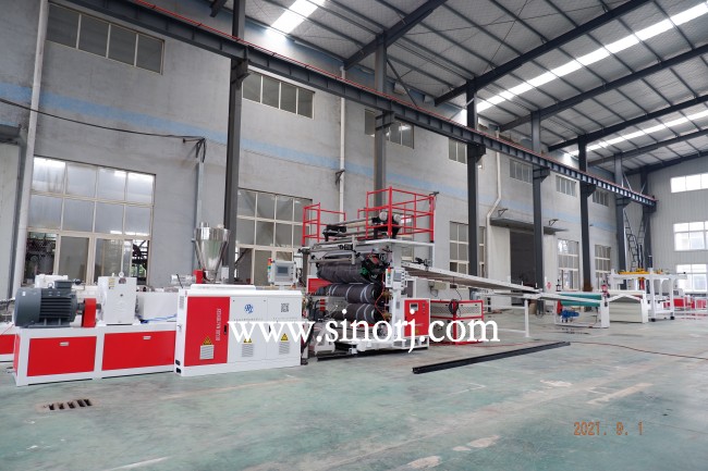 出口中東的格柵板，大理石板，碳晶板生產線發貨。